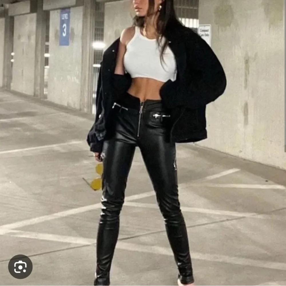 Tiger Mist Faux Leather Pants size M - Picture 2 of 2